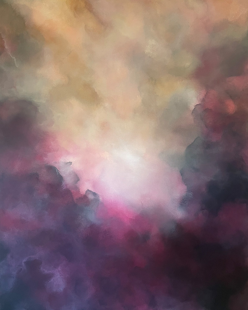 Abstrakte rottonige Himmelslandschaft 'Surprise' mit zentralem hellen weiss-gelblich-ockerfarbenem Licht hinter dunklen schwarz-rot-bordaeux farbenen dunklen Wolkenformationen im Hochformat.